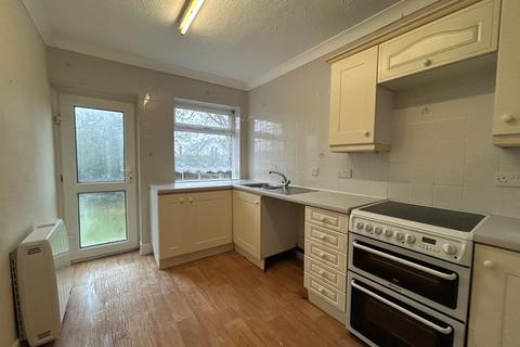 3 bedroom bungalow to rent, Brampton Road, Poole BH15