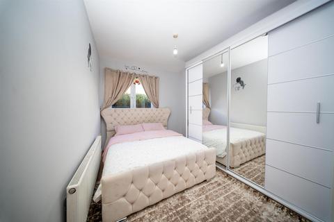 2 bedroom apartment for sale, Middlewich House, Taywood Road, Northolt UB5