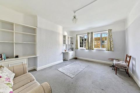 2 bedroom apartment for sale, Gloucester Court, Kew Road, Kew, Surrey, TW9