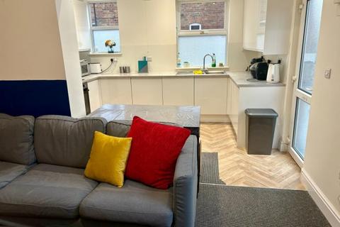 6 bedroom house share to rent, Lenton Boulevard