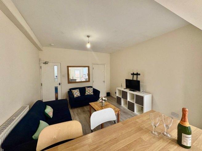 Pomona-st-s11-8jl-995356