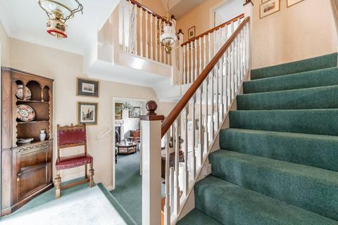 12 Wakehams Hill, Pinner, HA5 3BQ