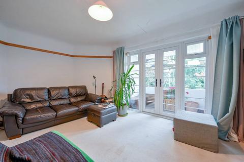 2 bedroom flat for sale, Edmonscote, West Ealing, London, W13