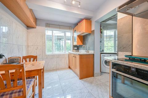 2 bedroom flat for sale, Edmonscote, West Ealing, London, W13