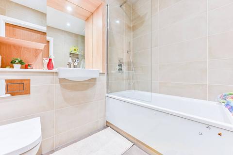 2 bedroom flat for sale, Grove Park, Colindale, London, NW9