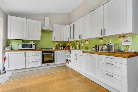 2 bedroom flat for sale, Leinster Avenue, East Sheen, SW14