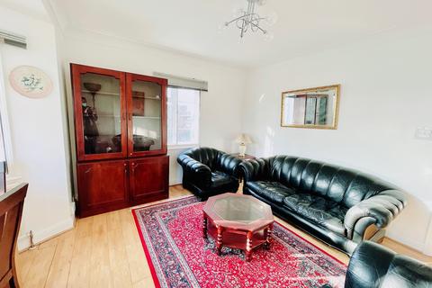 3 bedroom flat to rent, Kingsley Avenue, London W13