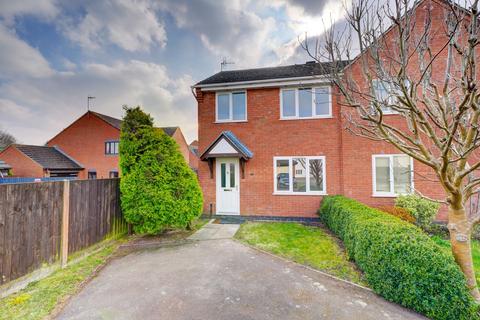 3 bedroom semi-detached house to rent, Chestnut Close, Lower Moor, WR10