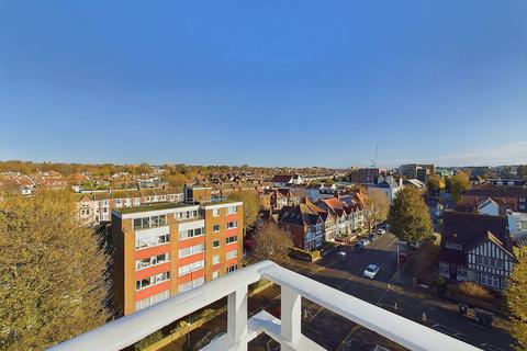 2 bedroom penthouse for sale, Cromwell Court, Cromwell Road, Hove, BN3 3EF