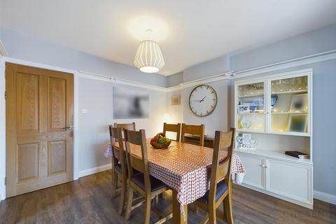 31 Arle Drive, Cheltenham, GL51 8HU