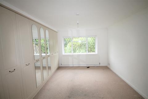 3 bedroom detached house to rent, Hastings Road, Bromley, BR2