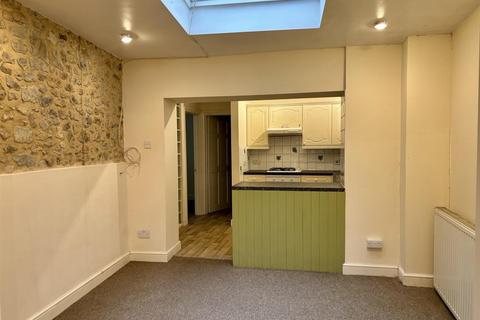 1 bedroom apartment to rent, Castle Street, Axminster EX13