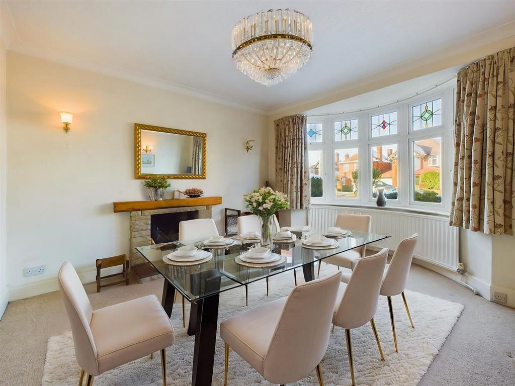 Dining Room (Virtually Staged)