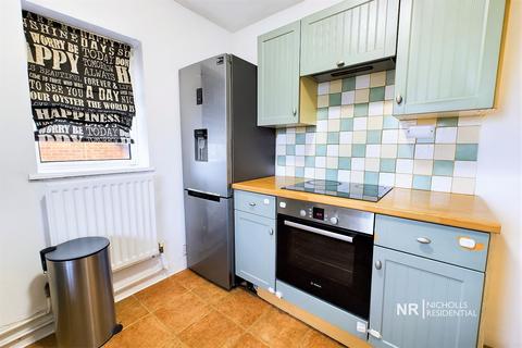 15 Reynolds Avenue, Chessington, KT9 2LQ