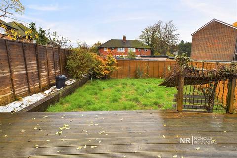 15 Reynolds Avenue, Chessington, KT9 2LQ