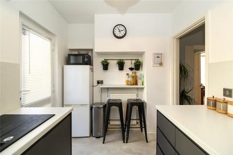 2 bedroom apartment for sale, London Road, Westcliff-on-Sea, Essex, SS0