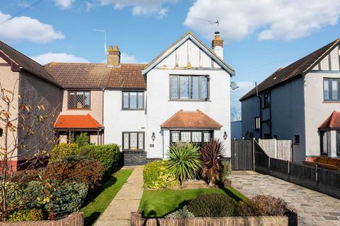 4 bedroom semi-detached house for sale, Highlands Boulevard, Leigh-on-sea, SS9