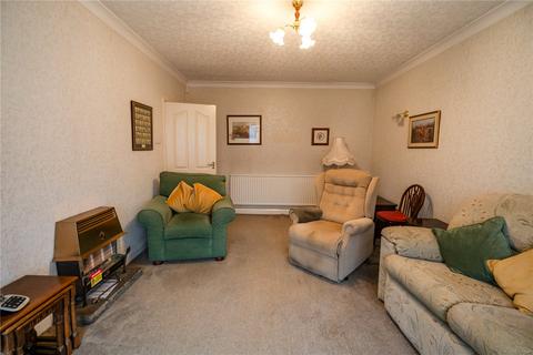 2 bedroom bungalow for sale, Warwick Avenue, Grimsby, Lincolnshire, DN33