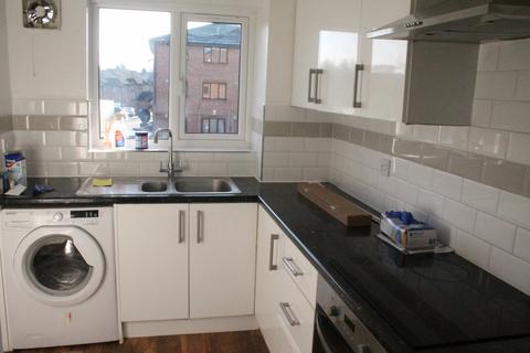 2 bedroom flat to rent, Streamside Close, London, N9