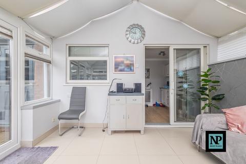 31 Foxglove, Amington, Tamworth, B77 4HY