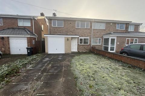 3 bedroom semi-detached house to rent, Gospel Lane, Birmingham B27