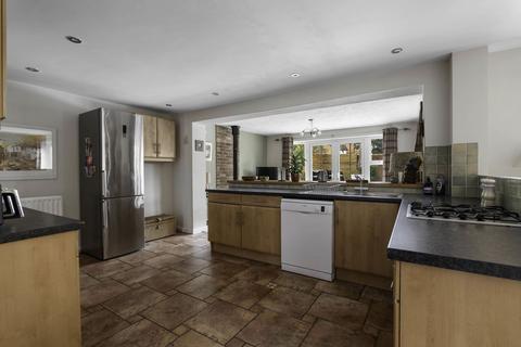 5 bedroom detached house for sale, 4 Walmer Crescent, Worcester.  WR4 0ES