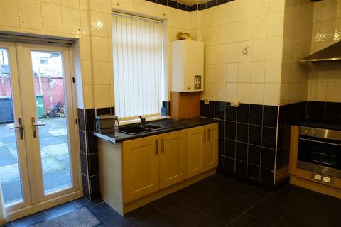 3 bedroom terraced house to rent, West Avenue, Leigh WN7