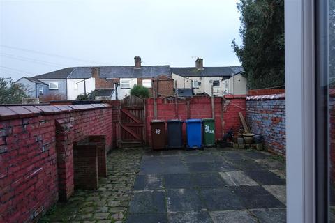 3 bedroom terraced house to rent, West Avenue, Leigh WN7