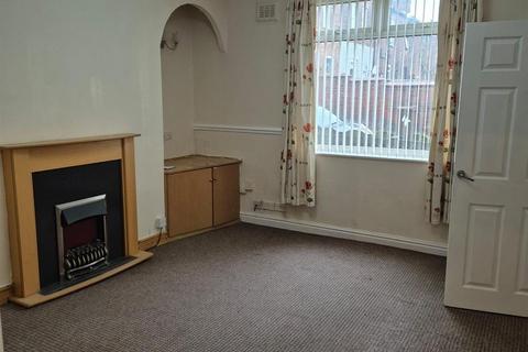 3 bedroom terraced house to rent, West Avenue, Leigh WN7