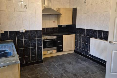 3 bedroom terraced house to rent, West Avenue, Leigh WN7