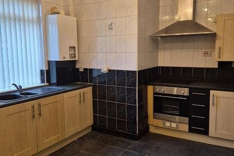 3 bedroom terraced house to rent, West Avenue, Leigh WN7