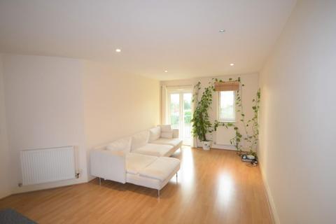 2 bedroom flat to rent, Meridian Close, Mill Hill, NW7