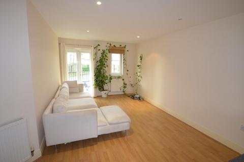 2 bedroom flat to rent, Meridian Close, Mill Hill, NW7