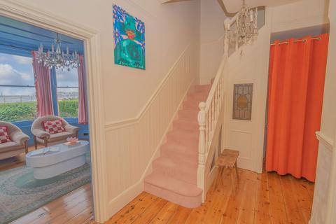 4 bedroom end of terrace house for sale, Royal Crescent, Margate CT9