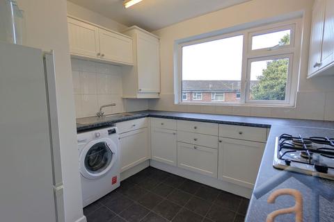 2 bedroom apartment to rent, First Floor Apartment, Warren Court, Birkdale, Southport, Merseyside, PR8