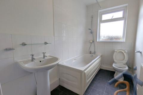 2 bedroom apartment to rent, First Floor Apartment, Warren Court, Birkdale, Southport, Merseyside, PR8