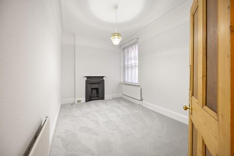 3 bedroom apartment to rent, Smyrna Road, West Hampstead NW6