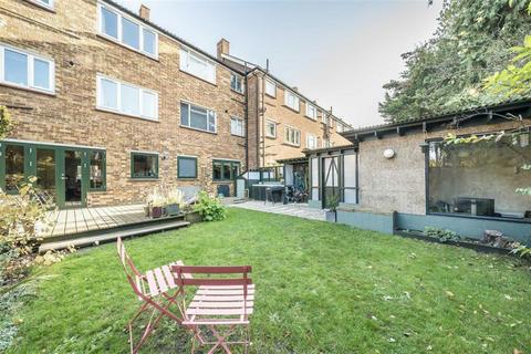 87 Carston Close, London, SE12 8DX