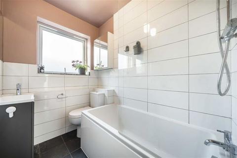 87 Carston Close, London, SE12 8DX