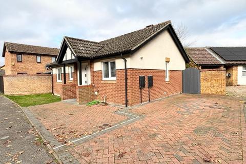 2 bedroom detached bungalow to rent, Grosvenor House Court, Mildenhall IP28