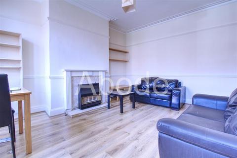 3 bedroom house to rent, Brudenell Street, Hyde Park, Leeds