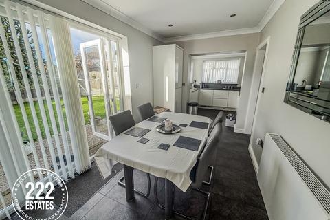 3 bedroom end of terrace house for sale, South Avenue Warrington WA2 8BQ