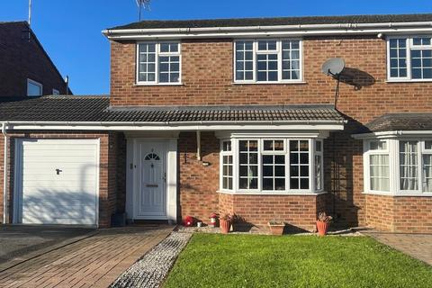 3 bedroom semi-detached house for sale, Fox Way, Buckingham