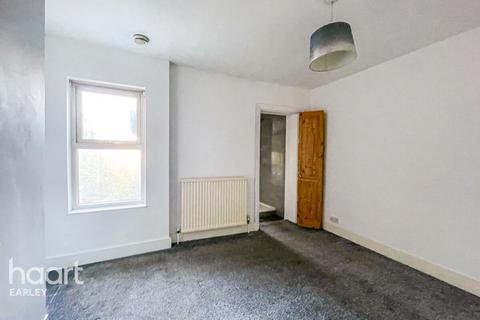 2 bedroom terraced house to rent, Sherwood Street, READING