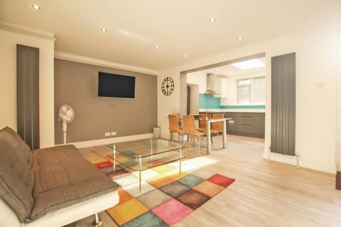 4 bedroom terraced house for sale, Tarbert Walk, Wapping, London, E1