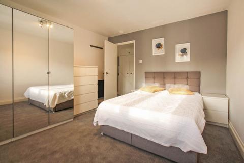 43 Tarbert Walk, London, E1 0EE