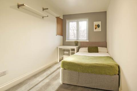 43 Tarbert Walk, London, E1 0EE