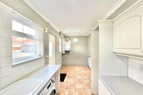 2 Broadpool Terrace, Whickham, Newcastle Upon Tyne, NE16 4RF
