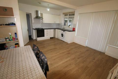 5 bedroom semi-detached house to rent, Kenton Lane, Harrow, HA3