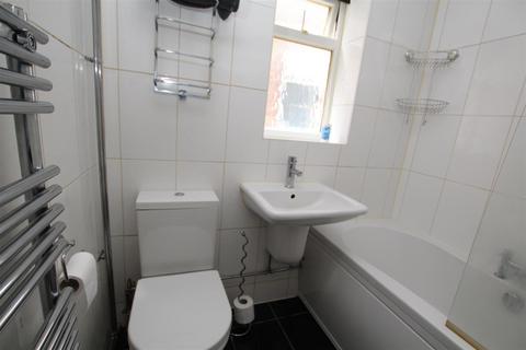 2 bedroom maisonette to rent, Selsey Close, Coventry